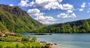 Με influencers και χαμηλές τιμές η Αλβανία έγινε το νέο τουριστικό success-story