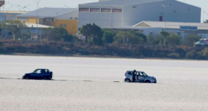 Σε αναμονή για την «λυπητερή» για τα κολλημένα αυτοκίνητα στην αλυκή Λάρνακας