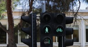 Κύπρος: Βήμα προς την ισότητα με γυναικείες φιγούρες στα φανάρια διάβασης πεζών