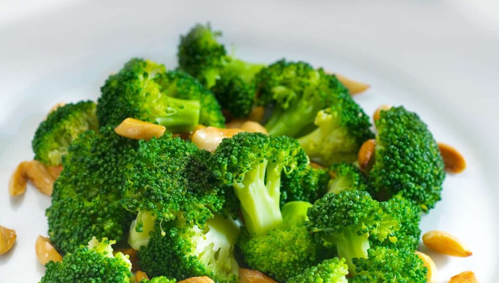 broccoliwithgarlic-321a10e928f24fc98b2cc335715b293a