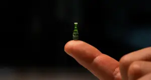 Δανία: Διάσημη εταιρεία ζυθοποιίας παρουσίασε τη μικρότερη μπύρα στον κόσμο