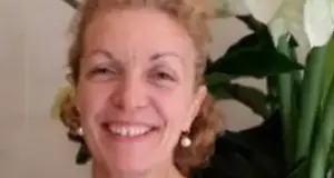 Γαλλία: Τραγικός θάνατος για 60χρονη -Παγιδεύτηκε στο παράθυρο του αυτοκινήτου της ενώ το καθάριζε