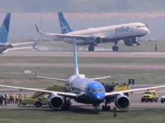 Πανικός σε πτήση της JetBlue – Αεροσκάφος έχασε απότομα ύψος – Αναγκαστική προσγείωση και τραυματισμοί