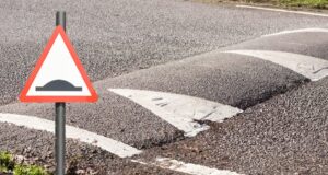 Mάχη με τα κυρτώματα στους κυπριακούς δρόμους – Αφαιρέθηκαν μέχρι τώρα 104