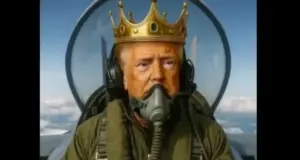 Προκλητικό βίντεο ΑΙ Τραμπ: Φοράει στέμμα, πιλοτάρει μαχητικό και ρίχνει… περιττώματα σε διαδηλωτές του «No Kings»