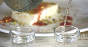 Τσίπουρο και ούζο σταθερά στην προτίμηση των Ελλήνων