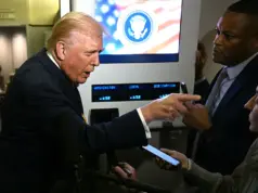 «Πήγαινε γηρεύοντας»: Επιμένει ο Λευκός Οίκος για την δημοσιογράφο που αποκάλεσε «γουρούνα» ο Τραμπ (BINTEO)