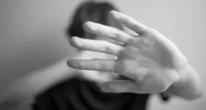 Σοκ με τον θείο που ασελγούσε στα ανίψια του – Πώς μια κίνηση του 4χρονου στο οικογενειακό τραπέζι αποκάλυψε τη φρίκη