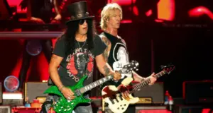 Οι Guns N’ Roses επιστρέφουν με παγκόσμια περιοδεία το 2026 και δύο νέα τραγούδια