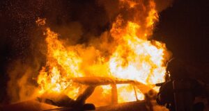 Στις φλόγες οχήματα τα ξημερώματα στη Λευκωσία