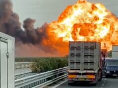 Έκρηξη βυτιοφόρου στην Ιταλία – Πύρινη σφαίρα στο δρόμο Μιλάνο – Νάπολι