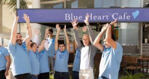 Το Andrey & Julia Dashin’s Foundation στηρίζει καφετέρια που λειτουργεί από νεαρούς ενήλικες με αυτισμό