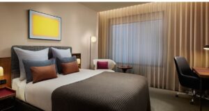 Πρώην πράκτορας του FBI αποκαλύπτει τι να προσέχουμε όταν μένουμε σε ξενοδοχείο