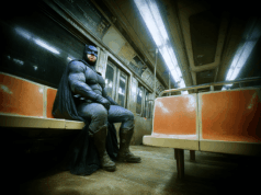 Τι είναι το «φαινόμενο Μπάτμαν» – Πώς ένας σούπερ ήρωας αλλάζει τη συμπεριφορά των επιβατών στο μετρό