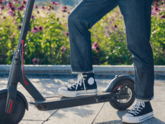 Οδηγός πατινιού παρέσυρε γυναίκα και νήπιο στη Λεμεσό – Εγκατέλειψε τη σκηνή