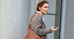 Ούτε Zara ούτε Mango: Η viral οικονομική τσάντα που έχει ξετρελάνει τις πιο διάσημες fashionstas