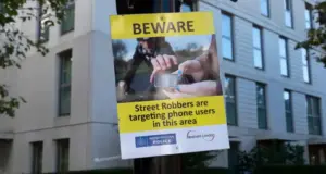 Οι κλέφτες στους δρόμους του Λονδίνου σνομπάρουν τα Samsung