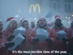 «Είναι ό,τι πιο φρικτό έχω δει»: Σάλος για τη χριστουγεννιάτικη διαφήμιση με ΑΙ της McDonald’s Ολλανδίας που τελικά αποσύρθηκε