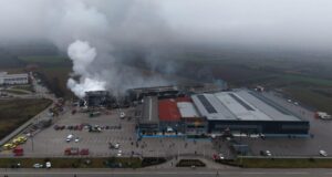 Τραγωδία στα Τρίκαλα: Έλιωσε μέχρι και ο χάλυβας από τη φωτιά στο εργοστάσιο της Βιολάντα