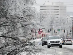 Αρκτικό ψύχος σαρώνει τις ΗΠΑ: Ιστορική χιονοκαταιγίδα με 7 νεκρούς, ακυρώσεις πτήσεων και 1 εκατ. σπίτια χωρίς ρεύμα