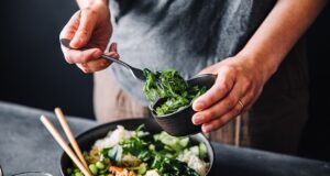 Γιατί τα φύκια επιστρέφουν δυναμικά στη διατροφή μας – Τα οφέλη και οι παγίδες