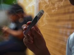 Σήμα κινδύνου για το άτμισμα – Η Κύπρος πάνω από τον μέσο όρο της Ευρώπης στο άτμισμα μαθητών, νέες τοξικές ουσίες