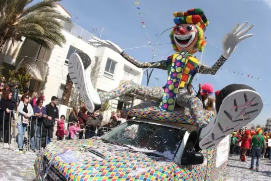 Καρναβάλι Αγλαντζιάς: Ιδού ο Βασιλιάς Καρνάβαλος – Δείτε το χιουμοριστικό βίντεο του Δήμου Λευκωσίας