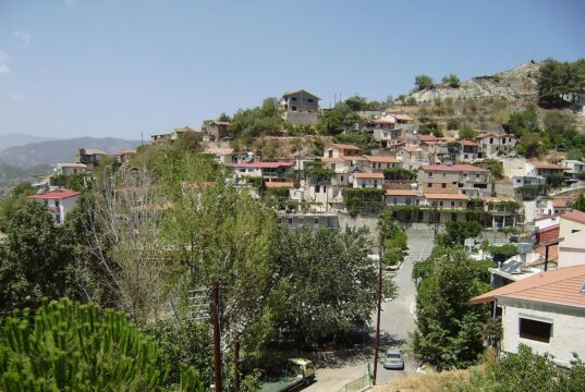 “Έφυγε” ο σεφ που τίμησε τον Άγιο Ιωάννη Αγρού και την Κύπρο – Ο πρώτος με αστέρι Michelin