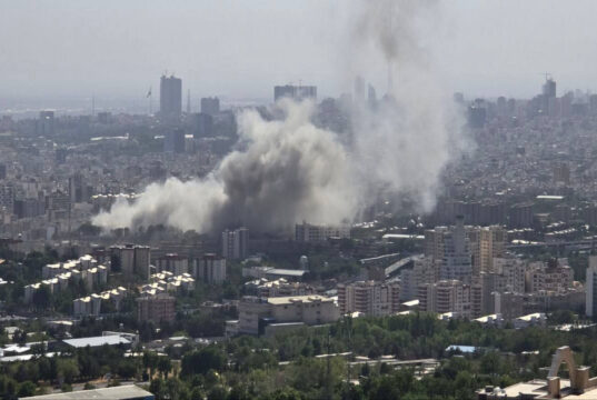 Κλιμακώνονται απειλές και πλήγματα ανάμεσα σε Ιράν, ΗΠΑ, Ισραήλ