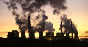 Μέτρα-σοκ για εξοικονόμηση ενέργειας συστήνει ο Διεθνής Οργανισμός – Για τηλεργασία, μεταφορές ακόμη και μαγειρική!