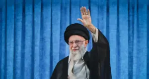 Αναβάλλεται η κηδεία του Χαμενεΐ