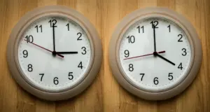 Την Κυριακή αλλάζει η ώρα – Πάμε τα ρολόγια μας μία ώρα μπροστά
