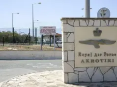 Αδειάζει το Ακρωτήρι – Φεύγει το μη απαραίτητο προσωπικό