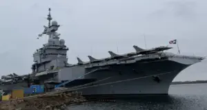 Γκάφα Γάλλου αξιωματικού: Αποκάλυψε την απόρρητη θέση του αεροπλανοφόρου «Σαρλ ντε Γκωλ» στη Μεσόγειο (εικόνα)