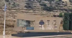 Χειροπέδες σε 36χρονο για την κλοπή προτομών ηρώων στη Γερμασόγεια – Στην κατοχή του εντοπίστηκε η μία