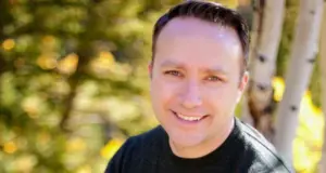 Πώς ένας άστεγος 19χρονος κατάφερε να ιδρύσει τη δική του εταιρεία marketing και να αλλάξει τη ζωή του