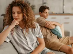 Οι δύσκολοι άνθρωποι μας γερνούν «μια ώρα αρχύτερα» – Πώς να τους βγάλουμε από τη ζωή μας