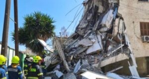 Και δεύτερο άτομο εντόπισε η Πυροσβεστική στα συντρίμμια του κτιρίου