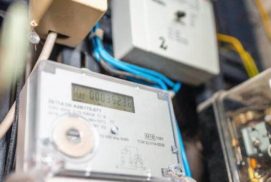 ΣΕΠΗΕ: Λάθη στα μετρητικά δεδομένα αυξάνουν το κόστος στην αγορά ηλεκτρισμού