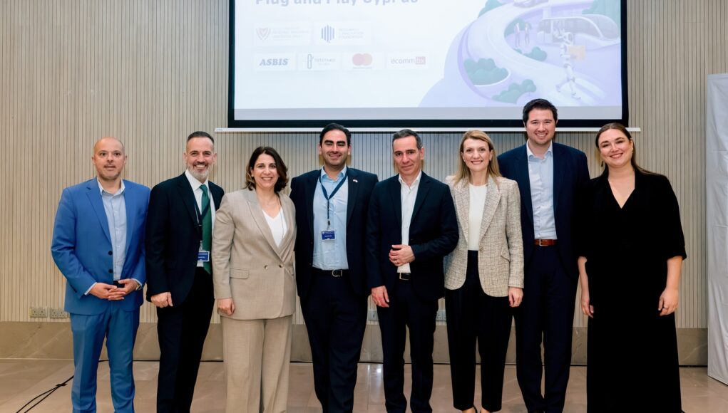 Tototheo Global - Plug and Play 1