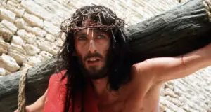 Το αστρονομικό ποσό που κόστισε η σειρά «Ο Ιησούς από τη Ναζαρέτ» -Πόσα χρήματα πήρε ως αμοιβή ο Ρόμπερτ Πάουελ για τον «Χριστό»