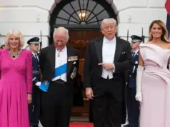 Εντυπωσιακό δείπνο του Τραμπ στον Κάρολο, με χρυσά σερβίτσια, στον Λευκό Οίκο – Έκοψε την ανάσα η εντυπωσιακή Μελάνια