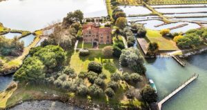 Πωλείται το ιδιωτικό νησί των Swarovski στη Βενετία