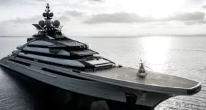 Μυστήριο με το πώς πέρασε ανενόχλητο τα Στενά του Ορμούζ το πλωτό «παλάτι» Nord των 500 εκατ. δολαρίων