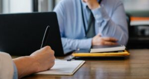 Η άνοδος των «new-collar» προσλήψεων: Η εμπειρία υπερτερεί των πτυχίων, σύμφωνα με έκθεση SOFTSWISS–Pentasia