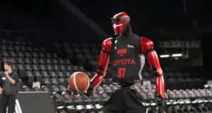 Ρομπότ…μπασκετμπολίστας με ύψος 2,19 εντυπωσίασε στο παρκέ – BINTEO