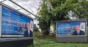 Ενοχλήθηκαν Τ/κ από προεκλογικό πανό στο Λονδίνο – «Δεν θα υποκύψουμε»