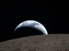 Εκπληκτικό: Η πρώτη φωτογραφία από την αθέατη πλευρά της Σελήνης