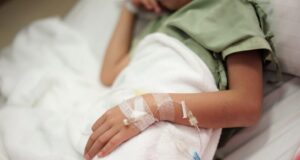 Μειώθηκαν οι θάνατοι από παιδικό καρκίνο, τι δείχνει νέα έρευνα