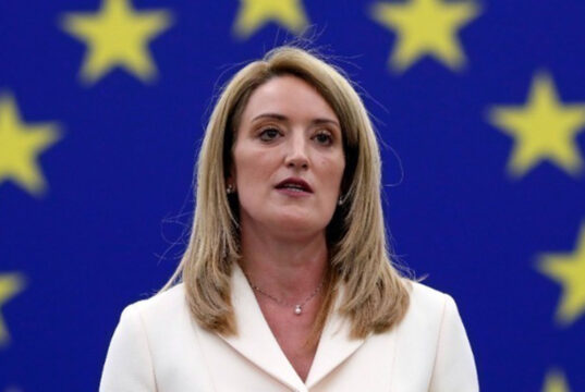 Στην Κύπρο και η πρόεδρος του ΕΚ Ρομπέρτα Μέτσολα